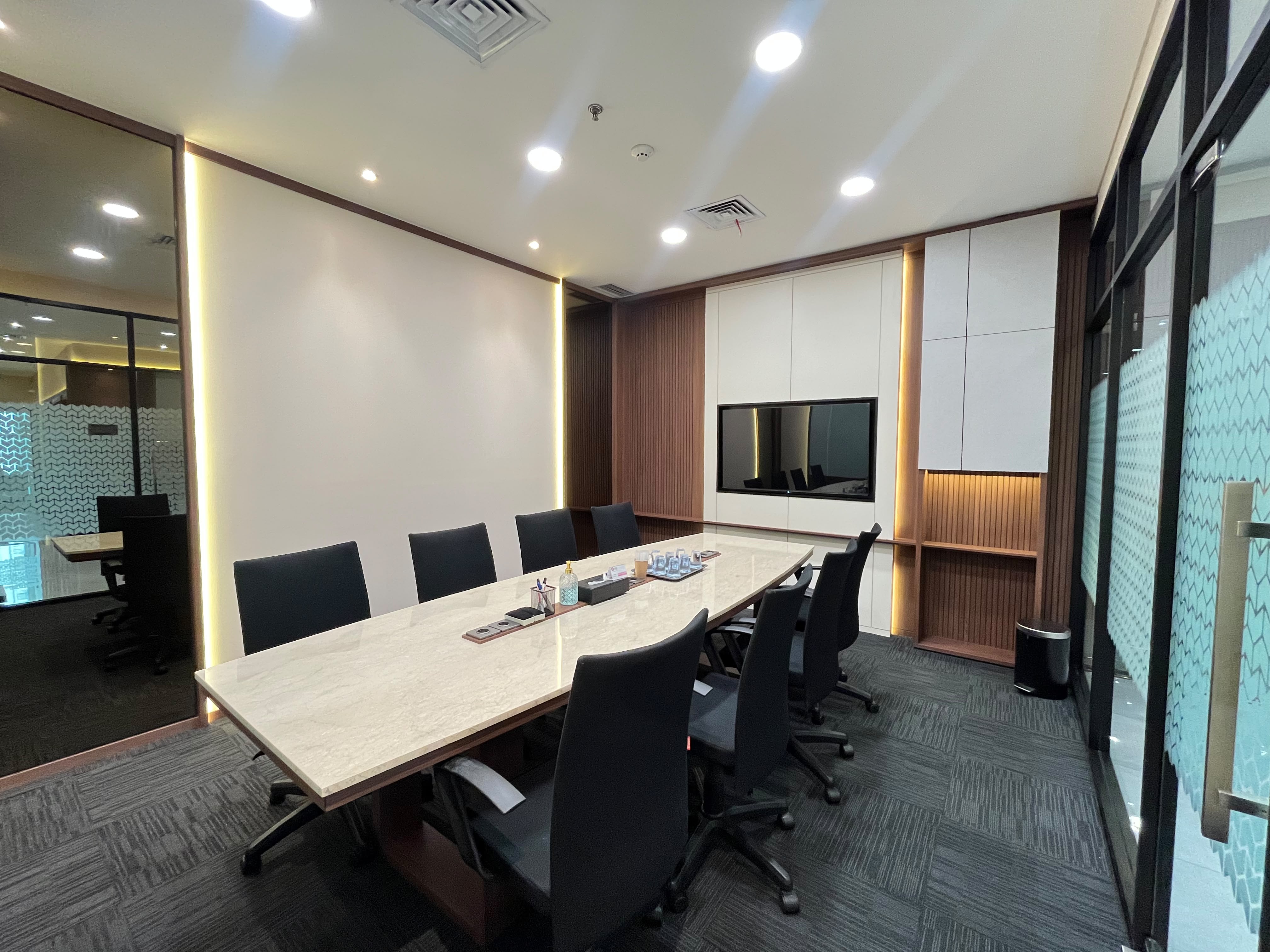 APL Tower - Meeting Room